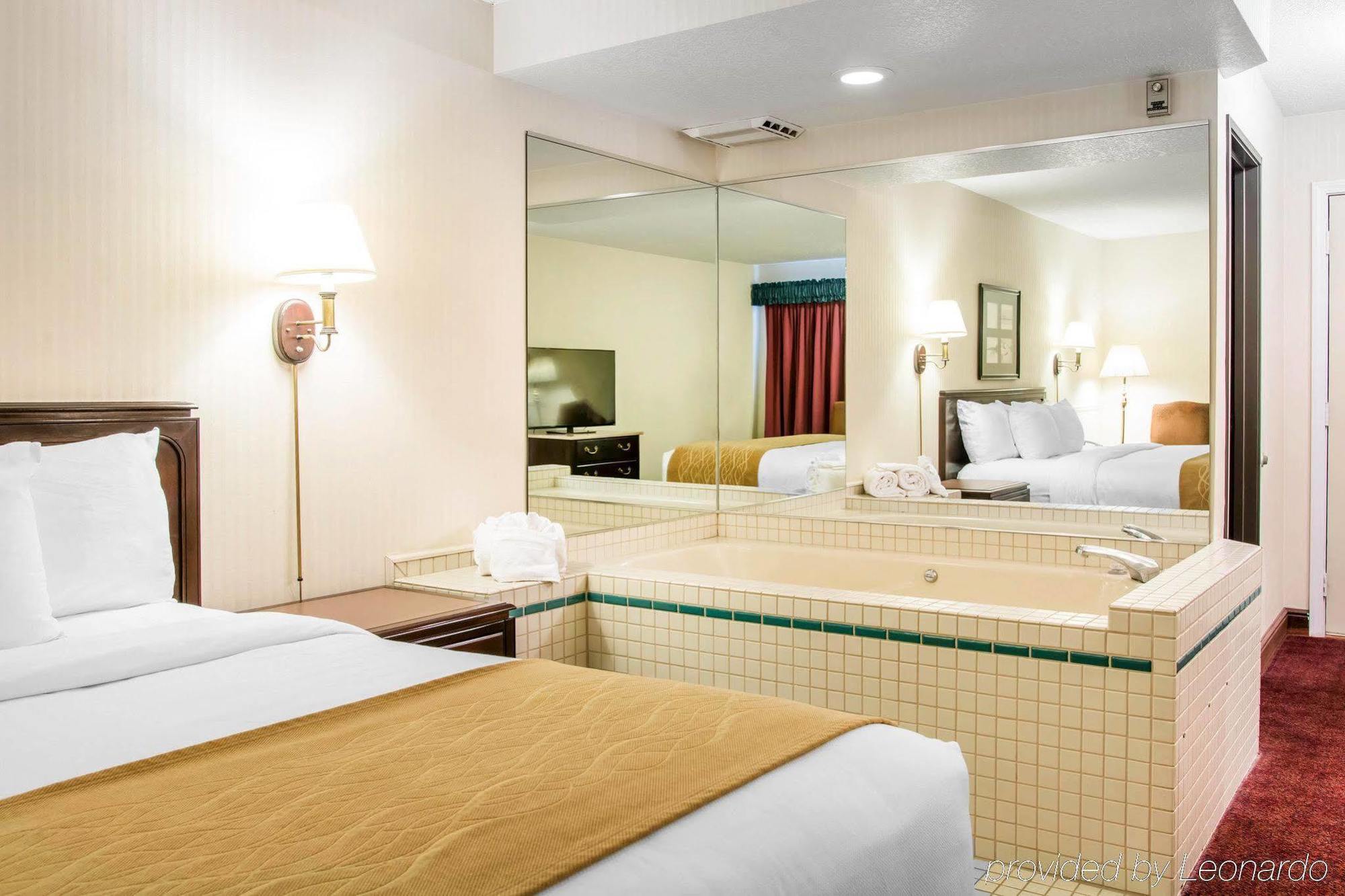 Comfort Inn Lakeside Mackinaw City Dış mekan fotoğraf